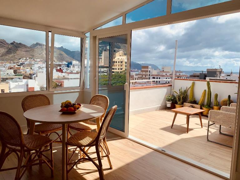 Ático con Terraza, Vistas Panorámicas y Parking - B&B Santa Cruz de Tenerife