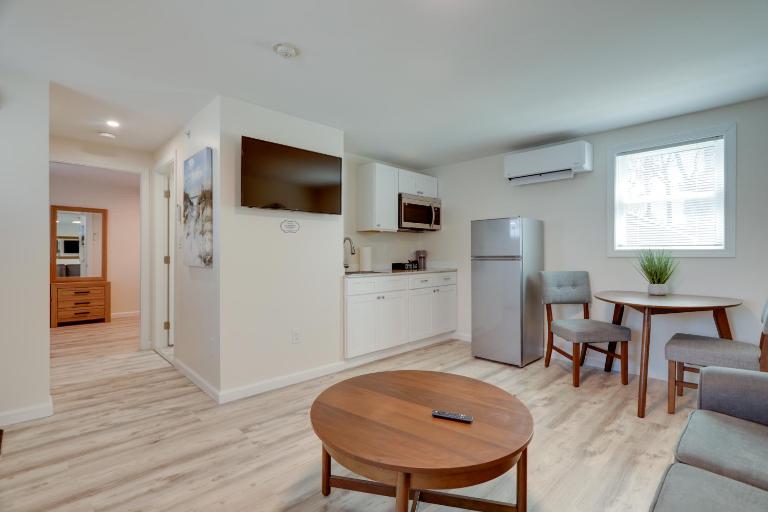 3 Mi to Beaches: Peaceful Wareham Getaway - Bed and Breakfast Wareham