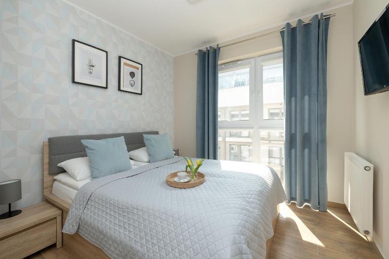 Jasny Apartament Sun Seasons 24 z Umeblowanym Balkonem i Parkingiem by Noclegi Renters - B&B Ustronie Morskie