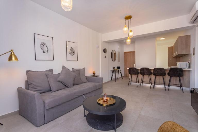 City Hall Suites - B&B Limisso