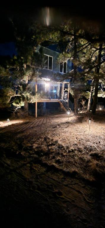 Rustic Treehouse - B&B Peyton