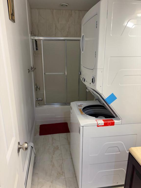 Bachelor and Double room in Bedford, Halifax - B&B Halifax