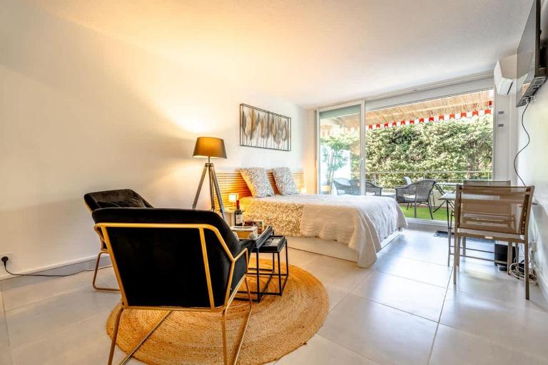 Petit Eden l Balcony & Peaceful l Shellter Rentals - B&B Saint-Tropez