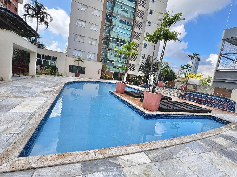 Condomínio ao lado do Parque Vaca Brava com piscina, garagem, Wi-Fi, portaria 24 horas e uma vista incrível do 23º andar - Bed and Breakfast Goiânia