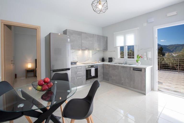 Theros Apartment 1 - B&B Yénion