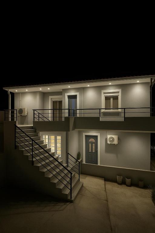 Johns villa - B&B Loutsa
