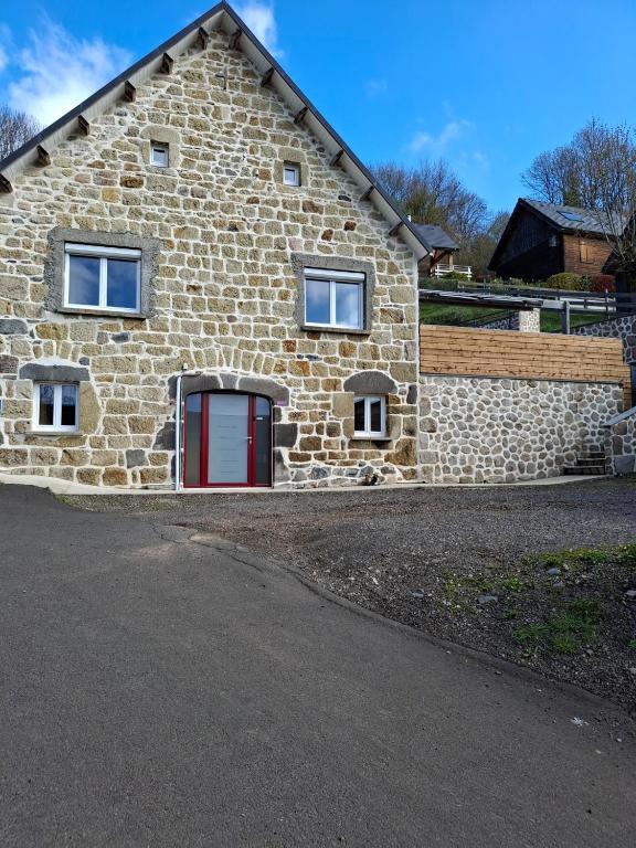 Les Roses Des Bois - Ferienwohnung Murat-le-Quaire