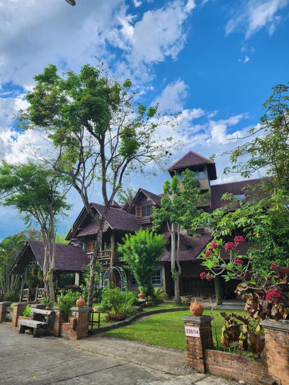 Oo Teak Villa - Chambres d'hôtes Chiang Mai