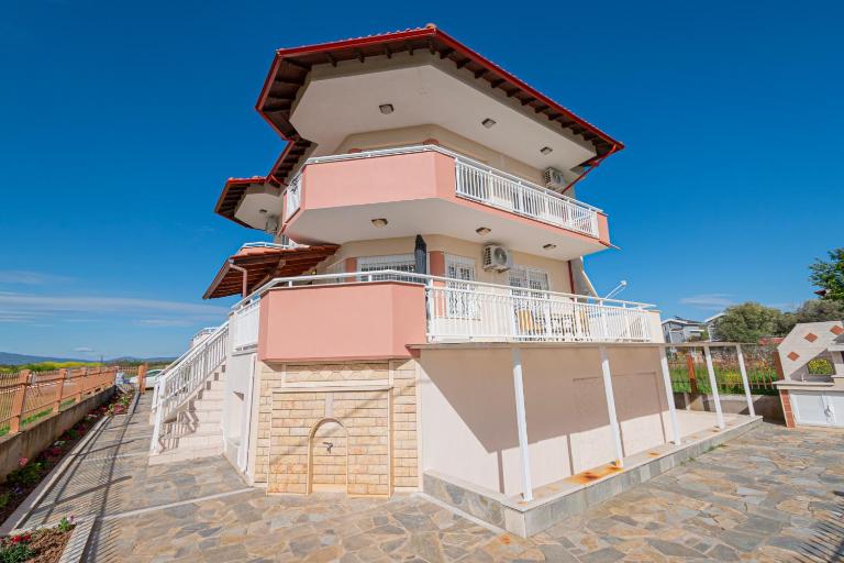 Helen Villa by RentalsPro - Paralia Portaria Halkidki - Chambres d'hôtes Paralía Dionysíou