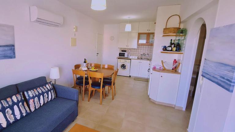 STAY Camelia Apartment - Chambres d'hôtes Larnaca