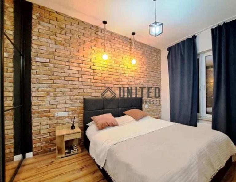 Apartment with terrace, next to the train station and OLD town - Ferienwohnung Wroclaw