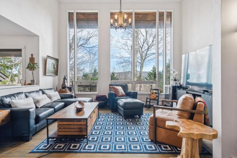 Serene Architect-Designed Vermont Chalet home - Chambres d'hôtes Pittsfield