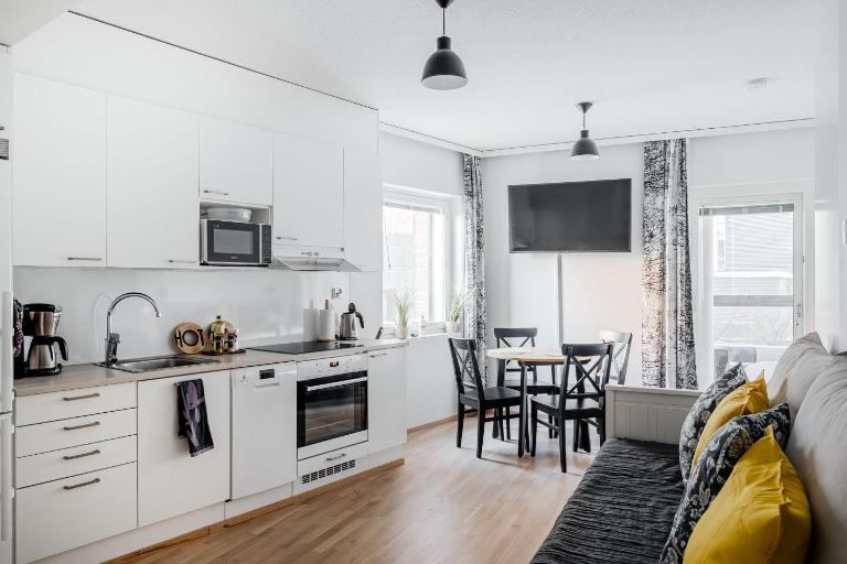 32m2 condo & own parking place indoors - Chambres d'hôtes Turku
