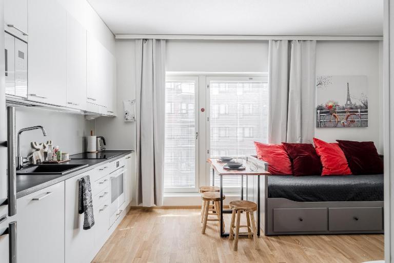 28m2 condo & own parking place indoors - Chambres d'hôtes Turku