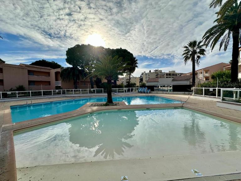 Appartement cosy avec terrasse - B&B Vallauris
