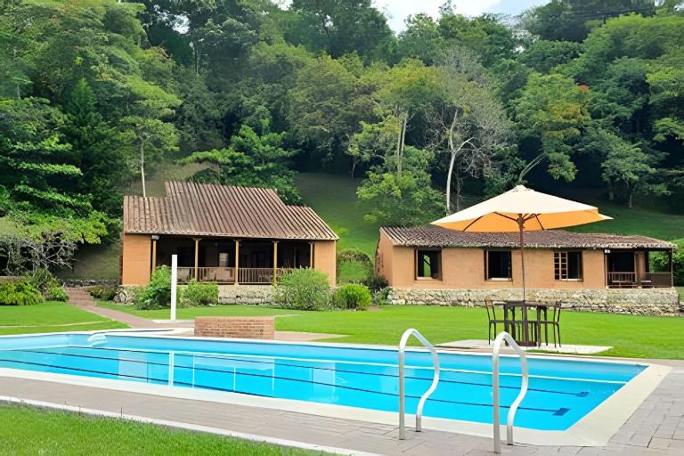 Reserva tu casa rodeada de naturaleza en Villeta - Ferienwohnung Villeta