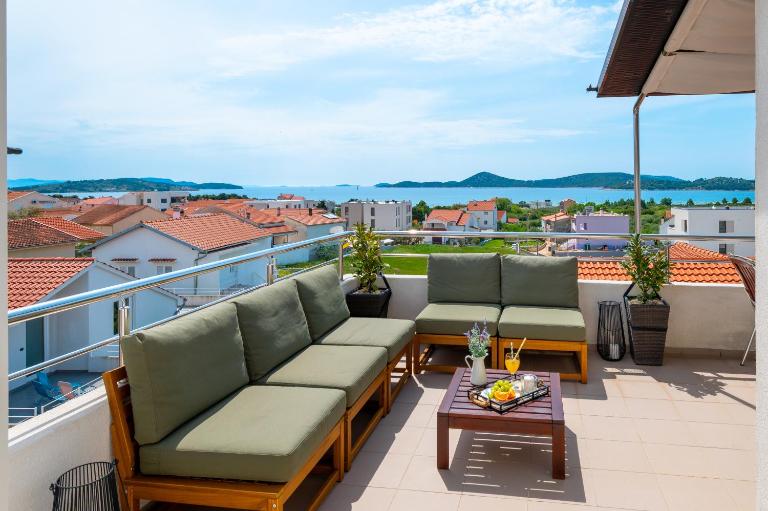 Seaview Apartments Tihi II - Chambres d'hôtes Vodice