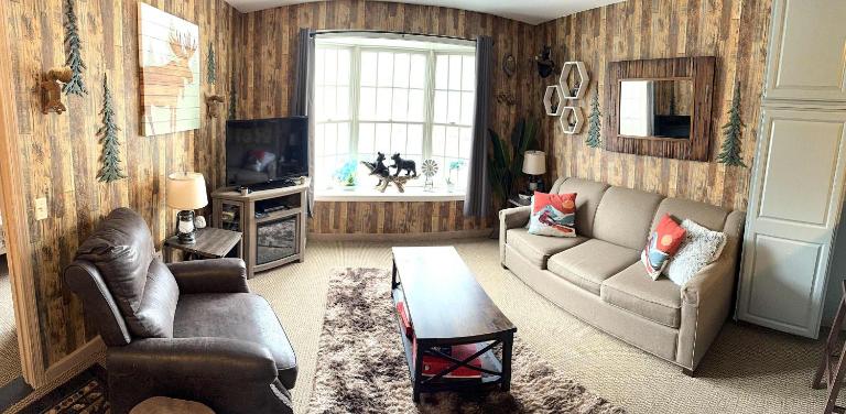 Gorgeous 1st FL Mtn View Jiminy Suite Sleeps 4 Ski On Off - B&B Hancock