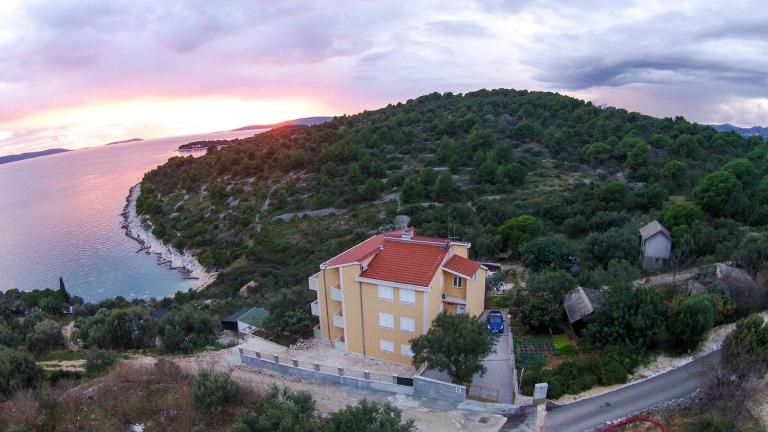 Tatinja A6 - Ferienwohnung Trogir