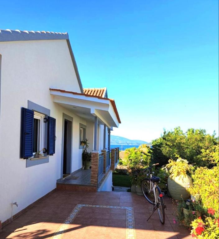 Giota's apartment 100m fro the beach - B&B Karavomylos