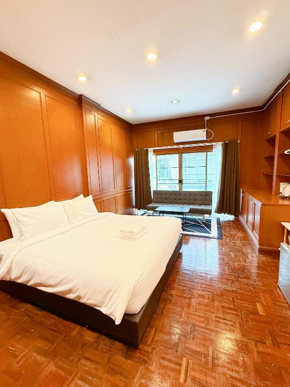 XX Stay On Sukhumvit Soi 11 - สเตย์ ออน สุขุมวิท 11 Pro - Chambres d'hôtes Bangkok