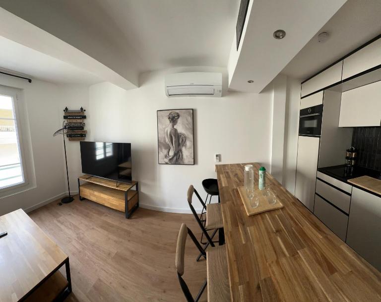 Charming and very central 2 rooms apartment - Ferienwohnung Bandol