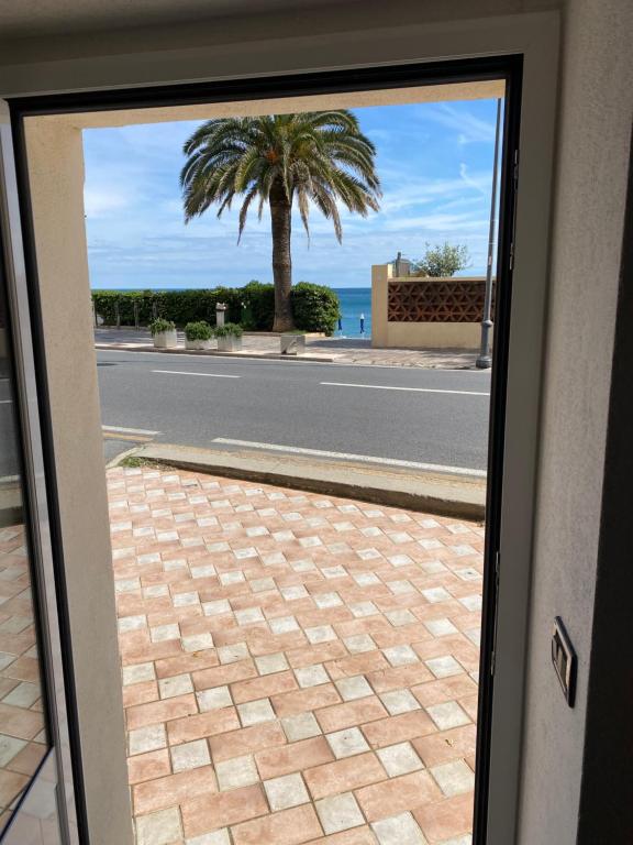 Appartamento piano terra frontale - B&B Varigotti