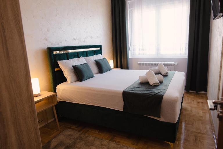 Lux 010 - B&B Pirot