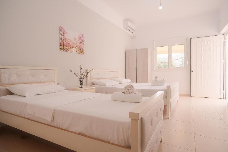 Rusha Family - B&B Qeparo