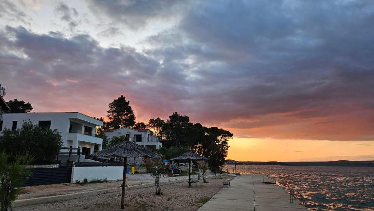 Villa Seaside Bilice - Ferienwohnung Bilice