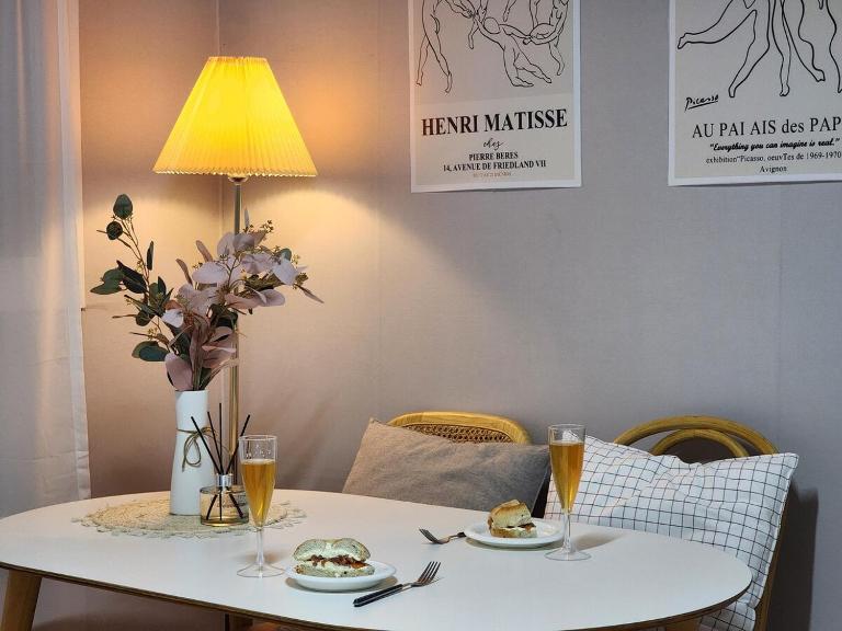 Monami House Hapjeong, Mangwon - Bed and Breakfast Seoel