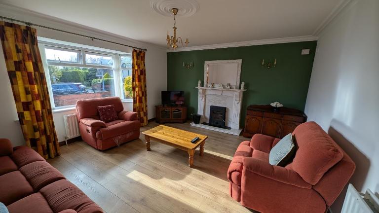 Cosy 3 Bed Retreat in Omagh - Bed and Breakfast Omagh