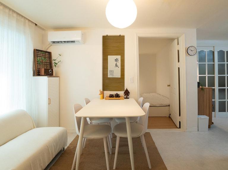 Ahn-sik, 安息 - B&B Seul