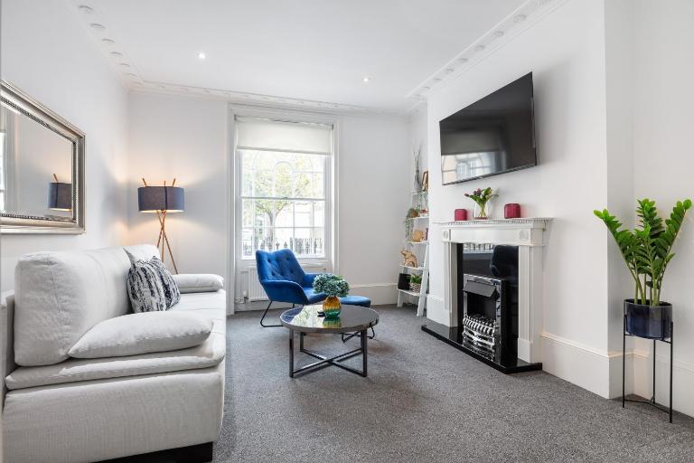 Stylish 2BR APT with Garden by St Pancras International - B&B Londra