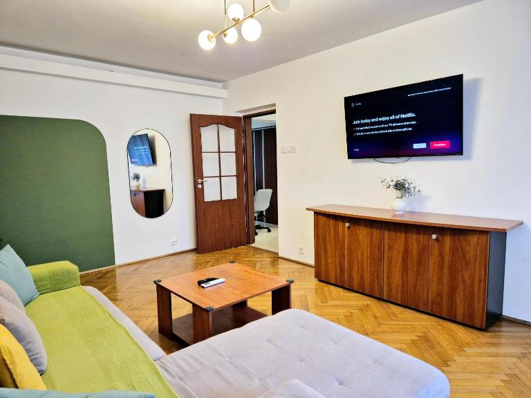 Elegant, Airy & Comfortable 2BR with Parking Parliament - B&B Bucarest