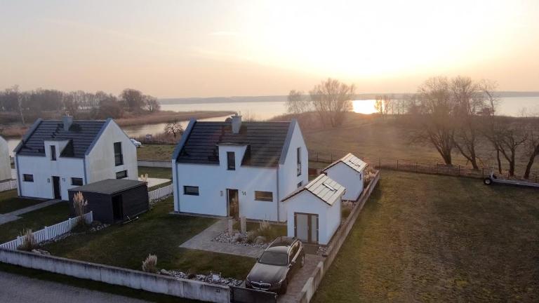 Exklusives FERIENHAUS im Yachthafen Peenemünde - mit Seeblick - B&B Peenemünde