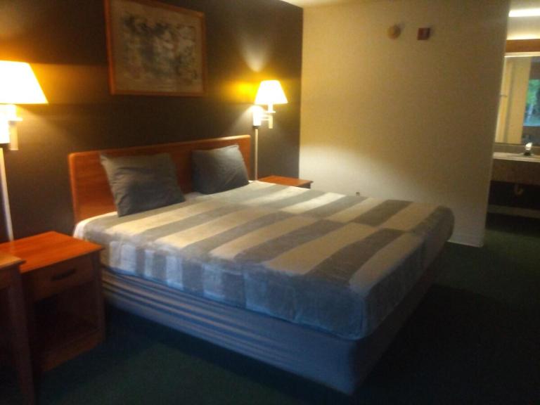 2 Double Beds Hotel Studio 126 - B&B Livingston