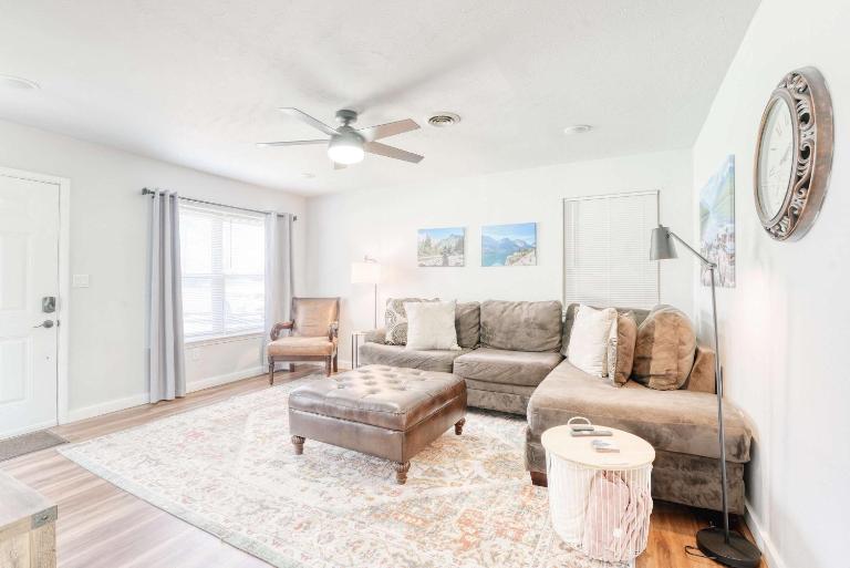 E street - B&B Bentonville