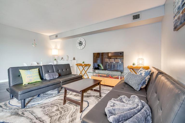 Walk to Casino: Condo w/ Balcony in Atlantic City! - B&B Atlantic City