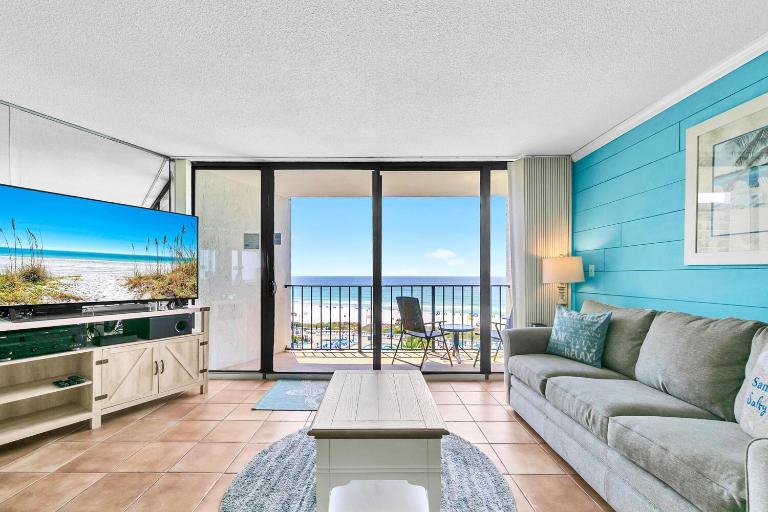 Edgewater Tower 1-608 - B&B Panama City Beach