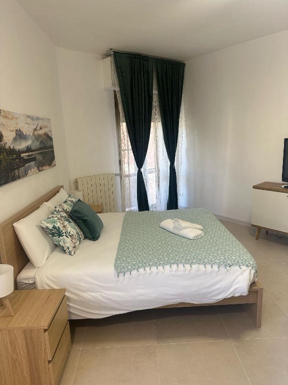 Appartamento con 2 camere, parcheggio e terrazza - B&B Pisa