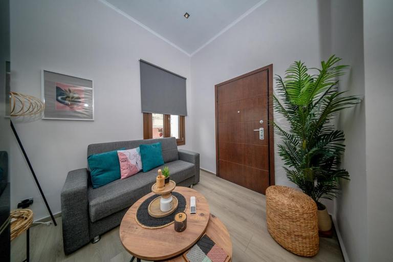 Lotza apartment Gyalos - Ferienwohnung Vrontádos