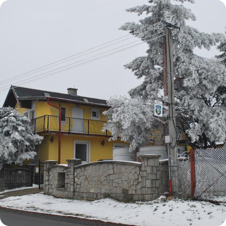 Ubytovňa Bunetice - B&B Bunetice