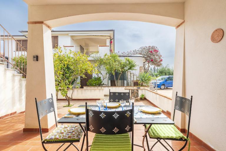 Casa Vacanze Marconi a DONIGALA - Bed and Breakfast Lotzorai