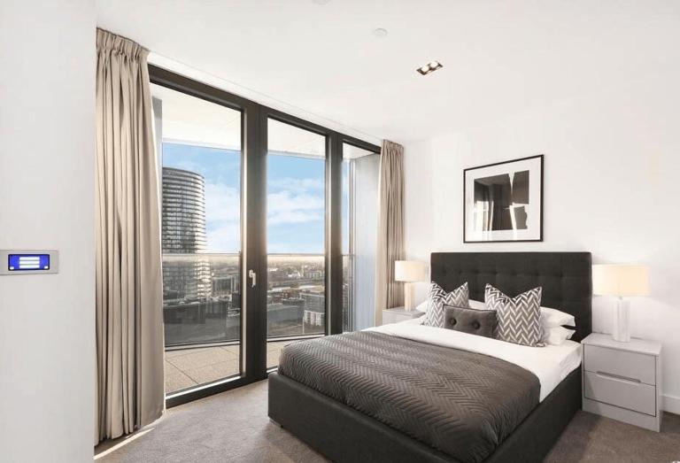 Luxury One Bedroom Apartment, Canary Wharf - B&B London