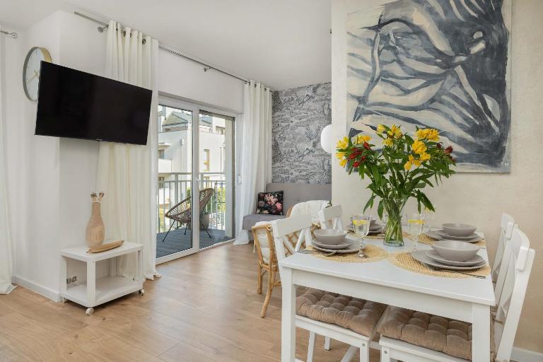 Wyjątkowe Studio z Balkonem 350 m od Plaży by Noclegi Renters - Ferienwohnung Miedzywodzie
