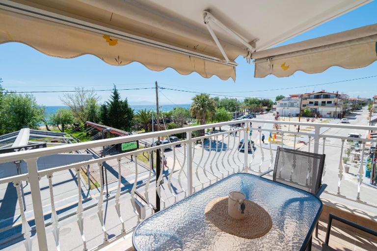 Tommy Seafront Apartments by RentalsPro - Nea Flogita Halkidiki - B&B Flogita