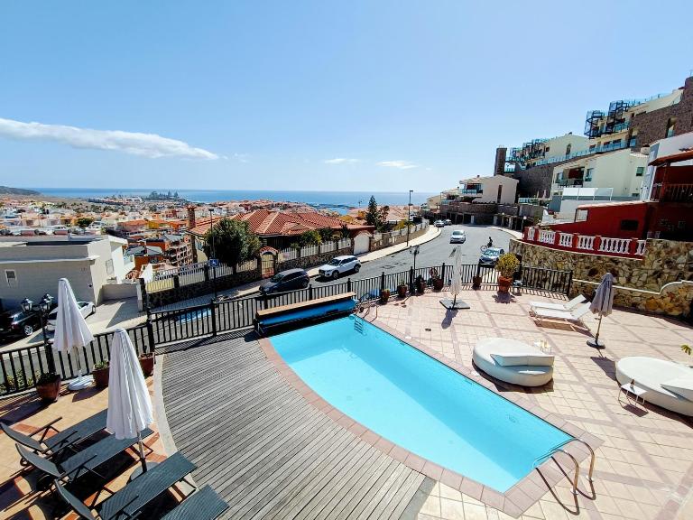 Villa Magnificent 5-star with sea view, jacuzzi and pool - B&B Arguineguín