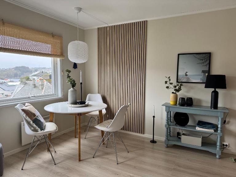 Meget sentral romslig 2-roms leilighet - B&B Kristiansund