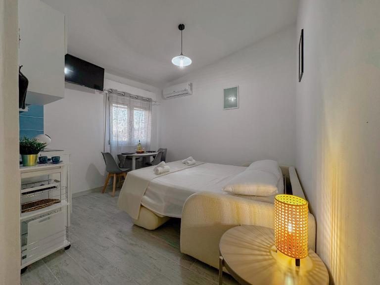 Stintino Center - Wi-Fi & Private Parking by Host Hero - B&B Stintino